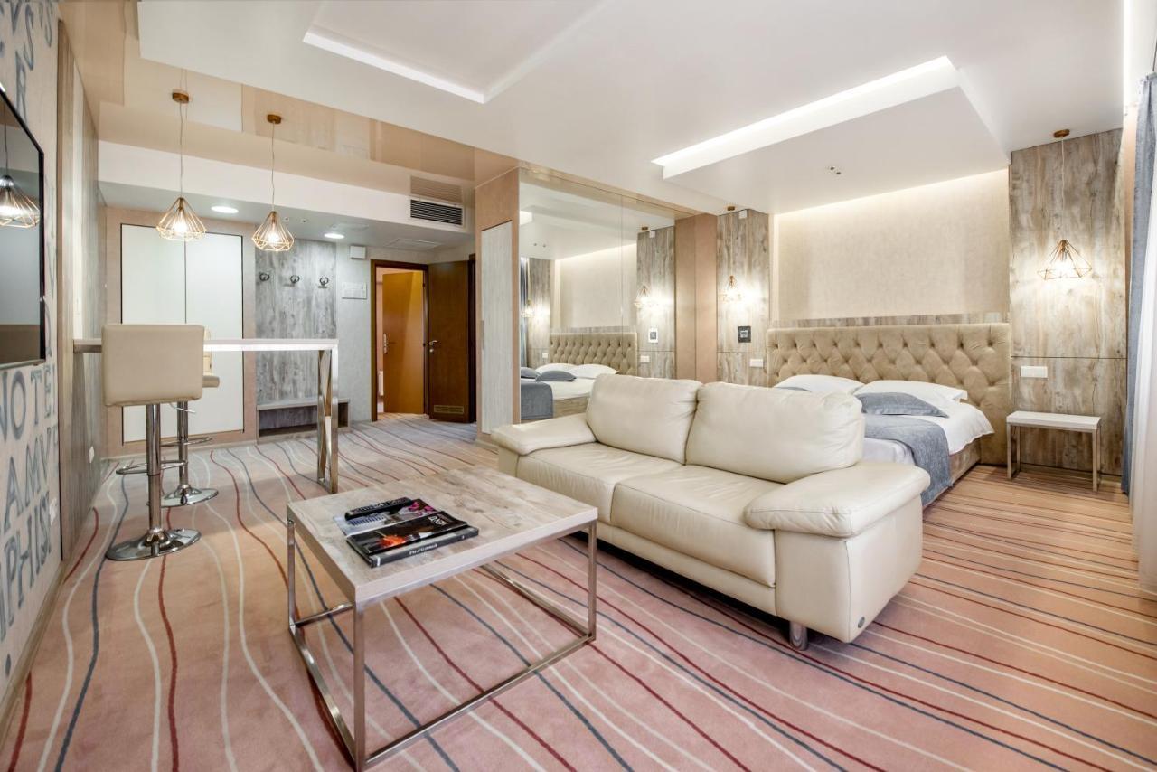 Hotel Palladium Odessa Buitenkant foto