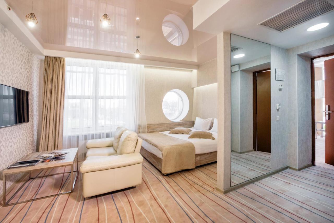 Hotel Palladium Odessa Buitenkant foto